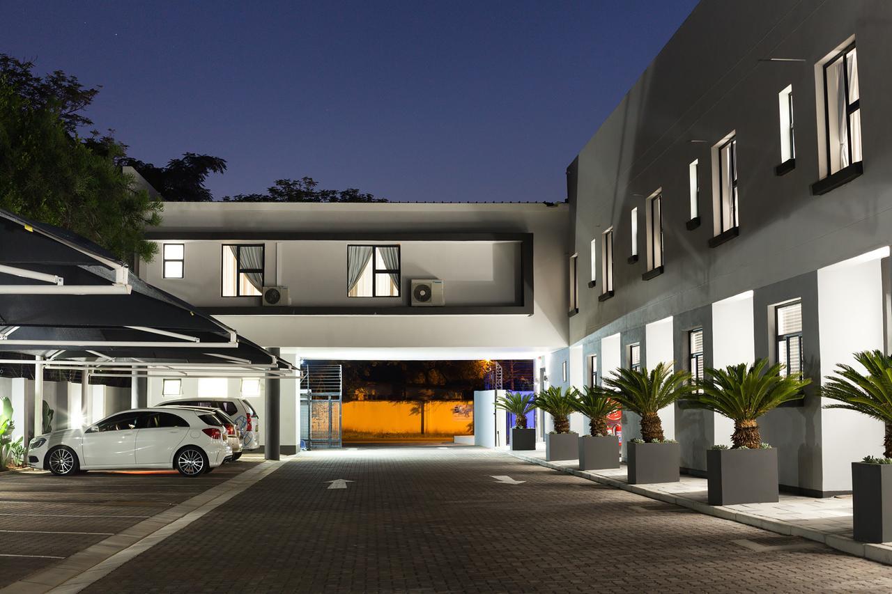 City Mews On Independence Apartamento Gaborone Exterior foto